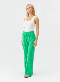Betty Green Trousers -Melissa Odabash Sale betty green trouser model 2025 F 2 379b02fa 4d13 40d6 96f7 7e70f1664e60