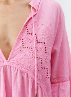 Sebena Pink Kaftan -Melissa Odabash Sale sebenna pink kaftan closeup 2025